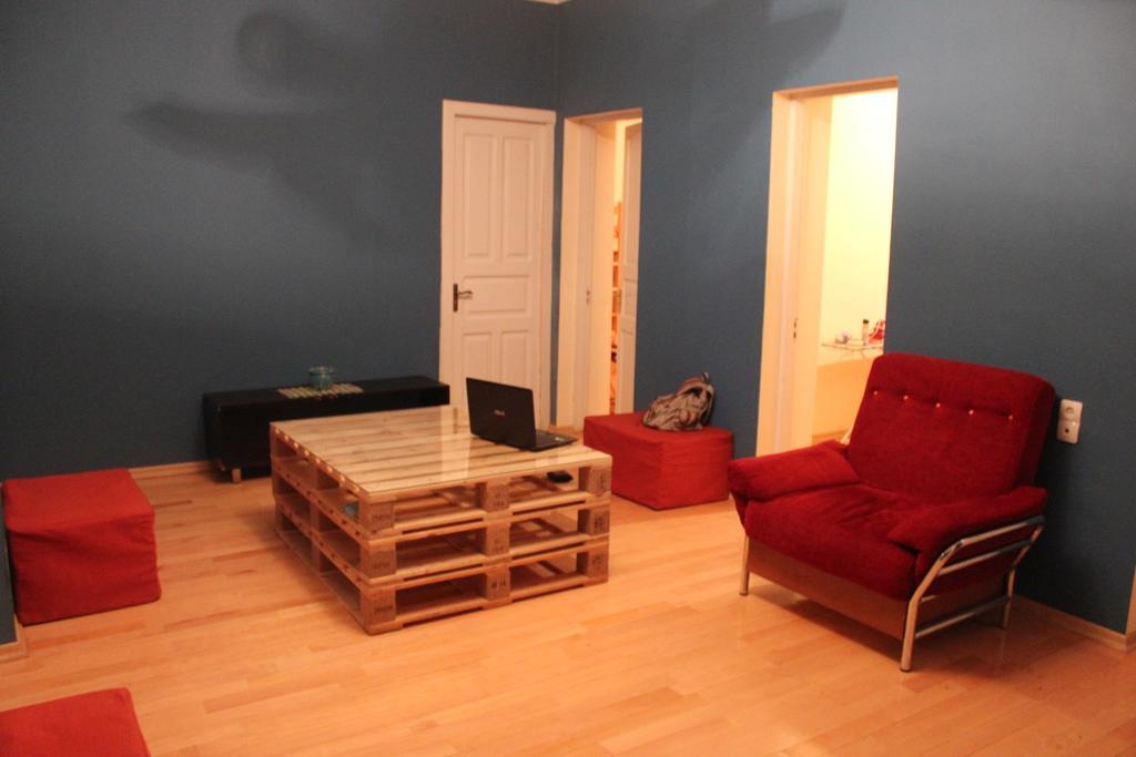 Hostel Bude Кутаиси Экстерьер фото