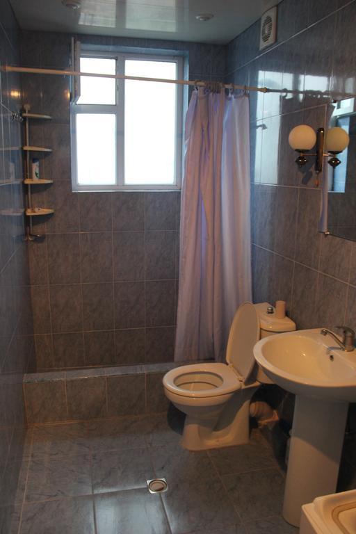 Hostel Bude Кутаиси Экстерьер фото