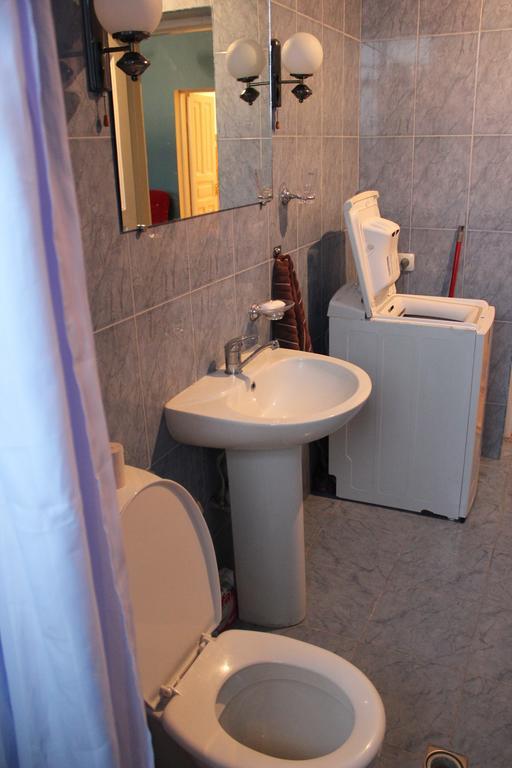 Hostel Bude Кутаиси Экстерьер фото